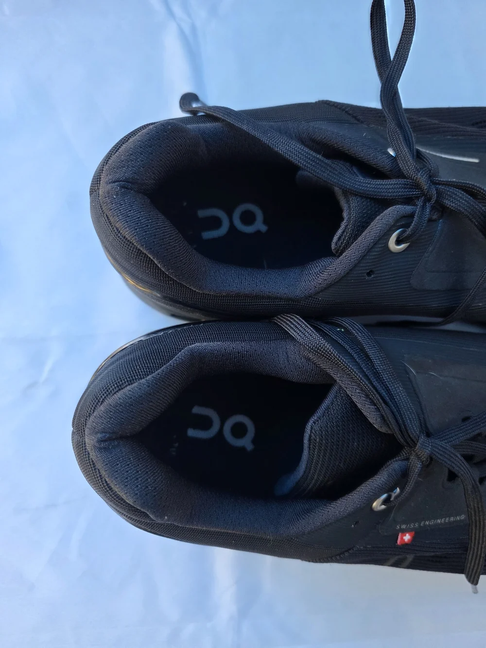 On Clouds versatile black